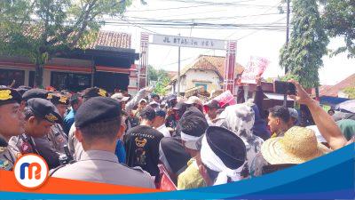 Puluhan Aktivis Kepung Mapolres Pamekasan, Desak Kasus Kerusakan Mangrove Diproses Hukum