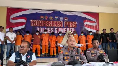 Kapolres Sumenep AKBP Rivanda, memimpin konferensi pers