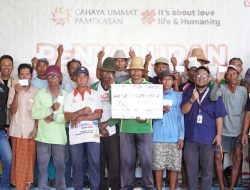 Yayasan Cahaya Ummat Pamekasan Salurkan Zakat Mal untuk 2.000 Warga Kurang Mampu