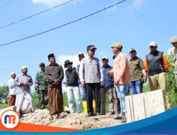 Bupati Pamekasan Tinjau Lokasi Tanah Longsor di Desa Tanjung, Pegantenan