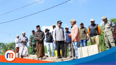 Bupati Pamekasan Tinjau Lokasi Tanah Longsor di Desa Tanjung, Pegantenan