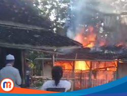 Ditinggal ke Ladang, Rumah Warga di Desa Tlagah Sampang Ludes Terbakar