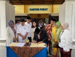 Unitomo Teguhkan Akar Sejarah di Hari Kebangkitan Nasional Lewat Maklumat Keluarga Dr. Soetomo