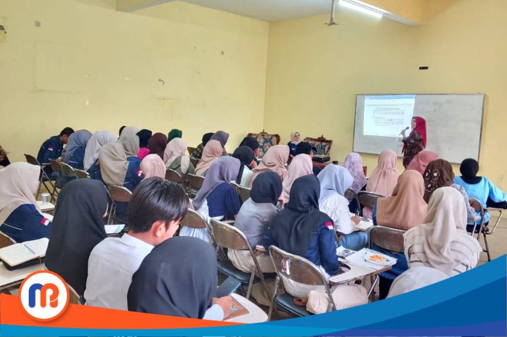 Himpunan Mahasiswa Bahasa dan Sastra Indonesia (HIMABA) STKIP PGRI Bangkalan, melangsungkan gelaran acara pelatihan Public Speaking, di aula STKIP PGRI Bangkalan