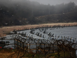 Warga AS Ditahan Saat Coba Kirim Beras dan Alkitab ke Korea Utara