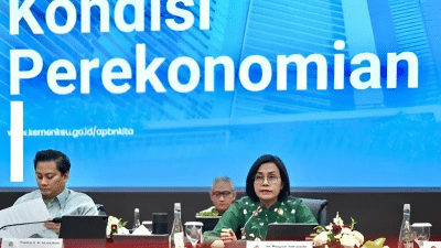 Menteri Keuangan Republik Indonesia, Sri Mulyani Indrawati menyampaikan paparan dalam konferensi pers bulanan APBN KiTA di Jakarta, Selasa (17 Juni 2025), saat tekanan geopolitik dan ekonomi global semakin meningkat.