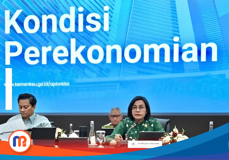 Menteri Keuangan Republik Indonesia, Sri Mulyani Indrawati menyampaikan paparan dalam konferensi pers bulanan APBN KiTA di Jakarta, Selasa (17 Juni 2025), saat tekanan geopolitik dan ekonomi global semakin meningkat.
