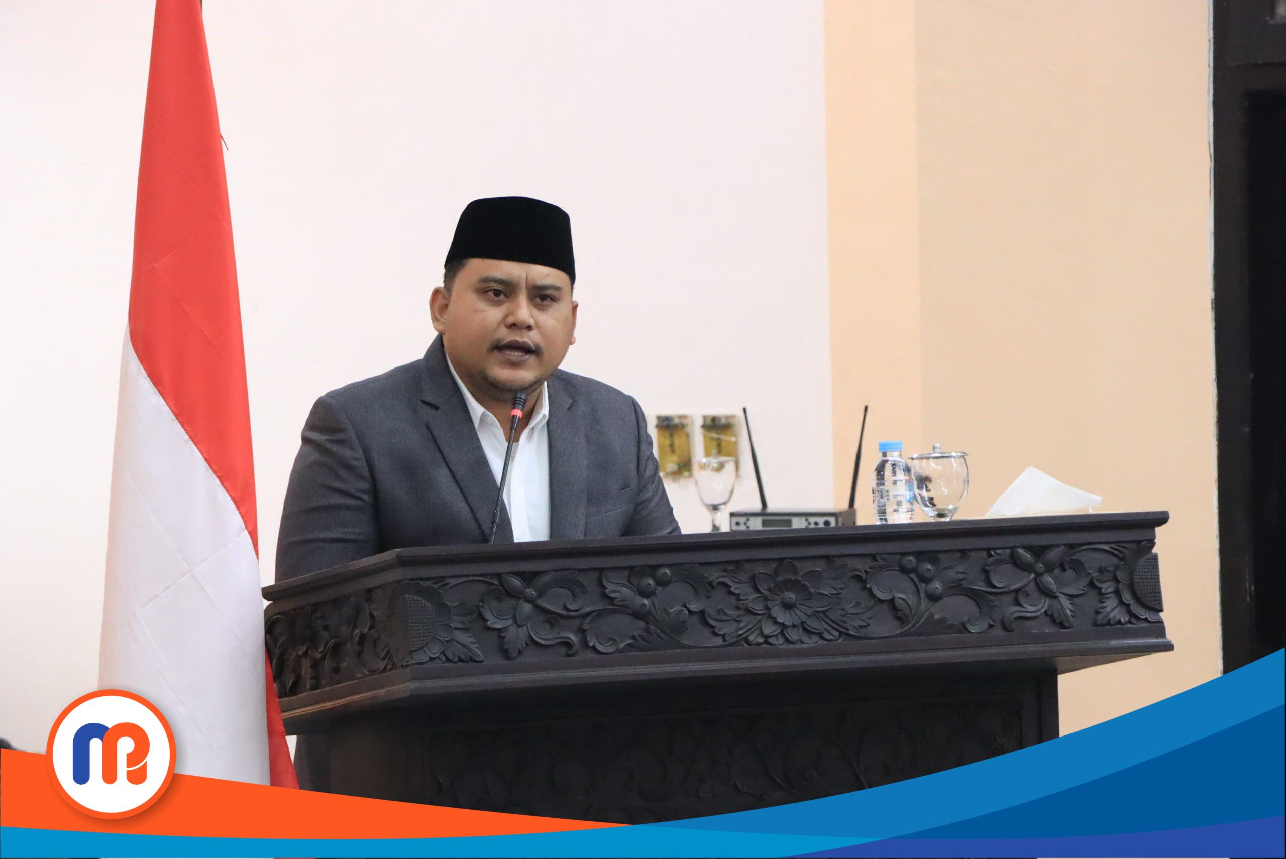 Wakil Pimpinan Fraksi ABN DPRD Sampang, Moh. Nur Mustakim, menyampaikan pandangan dalam rapat paripurna DPRD Sampang
