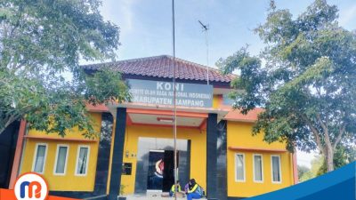 Kantor KONI Sampang, yang terletak di Jl. KH Wahid Hasyim No.23B, Rw. V, Gn. Sekar, Kec. Sampang, Kabupaten Sampang, Jawa Timur