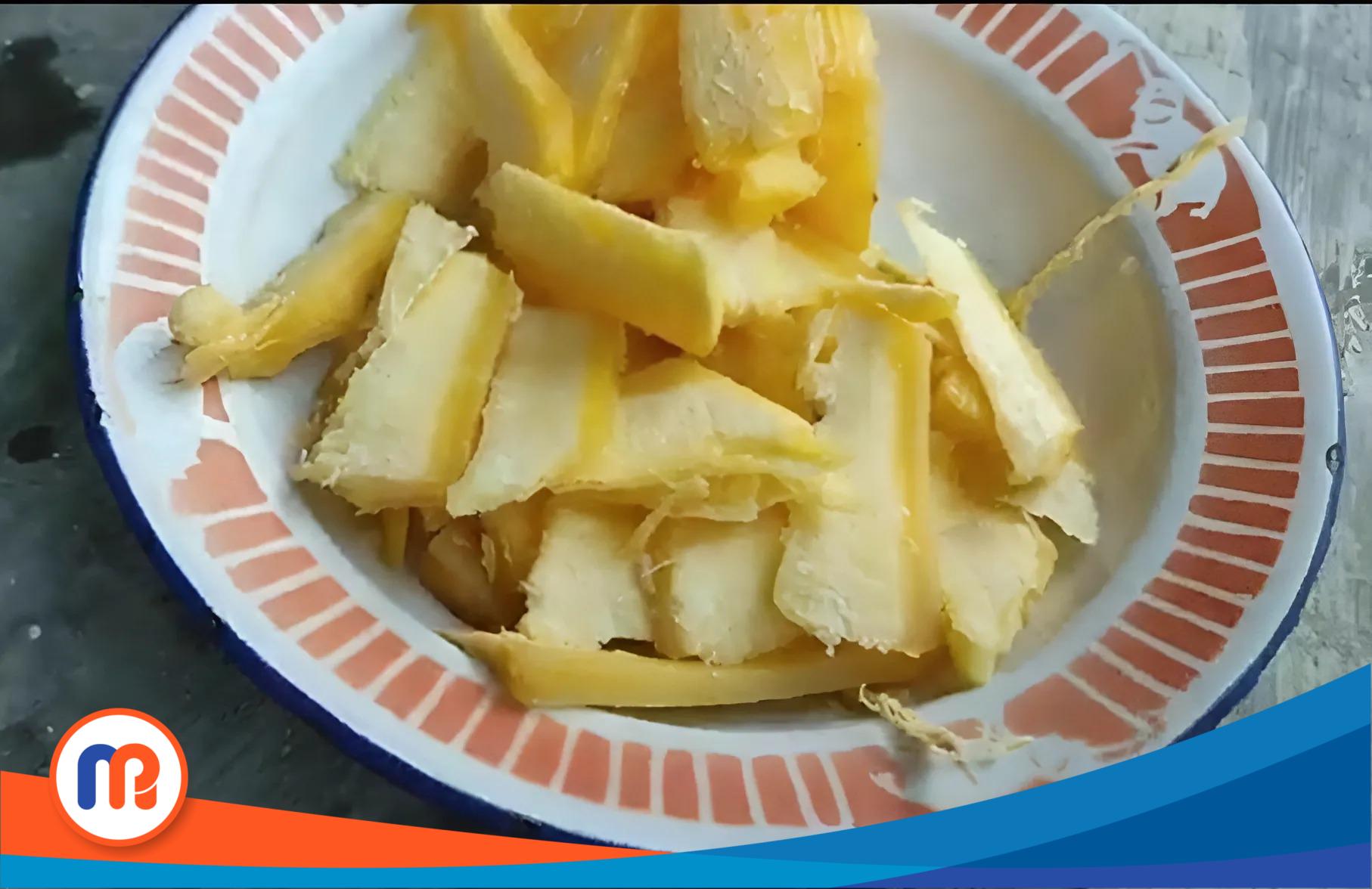 Keripik Tette, camilan khas Madura asal Kabupaten Pamekasan. Camilan dengan rasa gurih dan pedas ini melegenda di Pamekasan, bahkan Madura