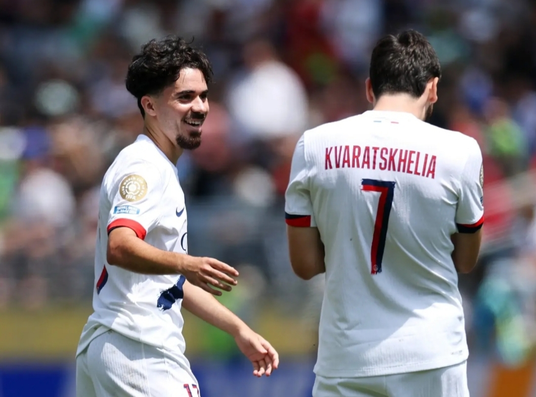 Kvicha Kvaratskhelia (penyerang) dan Vítor Ferreira (gelandang) dari Paris Saint-Germain (PSG) tampil sangat bagus dalam laga Grup B Piala Dunia Antarklub FIFA 2025 melawan Seattle Sounders di Seattle, Selasa (24/06/2025).