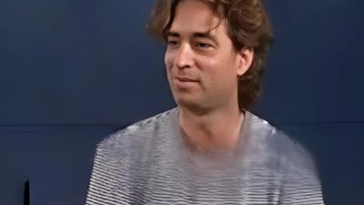 Michael Hardt adalah sastrawan dan filsuf politik Amerika Serikat