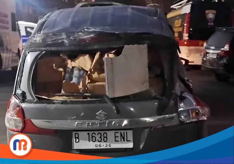 Mobil Ertiga yang mengalami kecelakaan di Jalan Raya Burneh, Kabupaten Bangkalan, Madura
