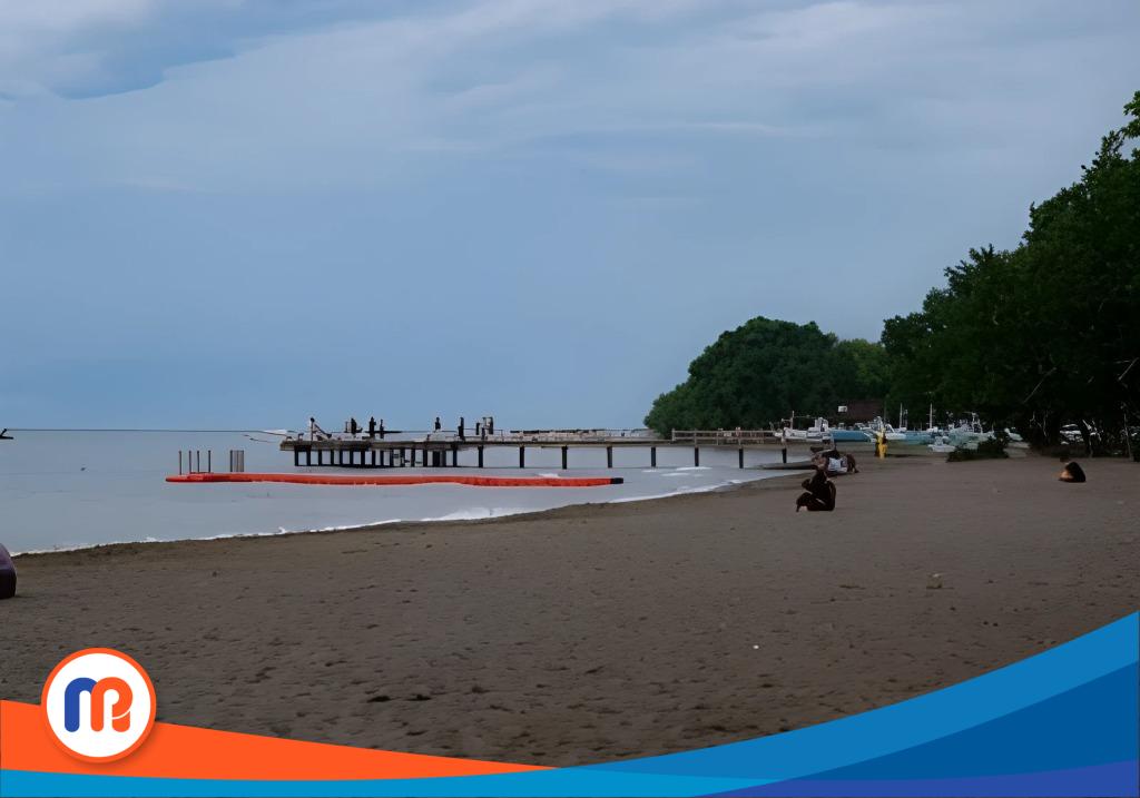 Di ujung utara Pulau Dewata, Pantai Lovina di Buleleng menghadirkan wajah Bali yang lebih tenang dan otentik—jauh dari keramaian wisata di selatan pulau.