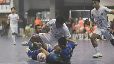 Pertandingan final futsal Porprov Jatim IX 2025 antara tim Kota Surabaya melawan tim Kota Malang.