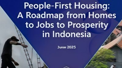 Sampul laporan People-First Housing: A Roadmap from Homes to Jobs to Prosperity in Indonesia, edisi Juni 2025, menggambarkan fokus Bank Dunia terhadap keterkaitan antara perumahan, pekerjaan, dan kemakmuran nasional. Dalam laporan ini, Bank Dunia mencatat bahwa perekonomian Indonesia tumbuh sebesar 4,9 persen pada kuartal pertama tahun 2025, menandai ketahanan yang mengesankan di tengah ketidakpastian ekonomi global.
