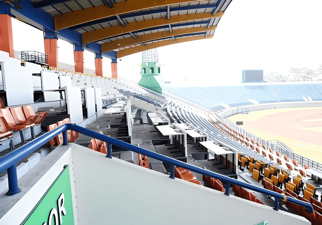 Tribun megah Stadion Si Jalak Harupat berdiri kokoh di bawah langit cerah Bandung, Jawa Barat. Arena kebanggaan masyarakat Jawa Barat ini masuk dalam daftar venue resmi turnamen pra-musim "Piala Presiden 2025".