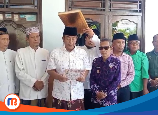 Bambang Budianto, saat bersumpah dengan disaksikan oleh sejumlah tokoh, aparat, pemerintah dan orang tua AV