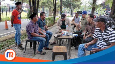 Beberapa nelayan asal Desa Batioh, Kecamatan Banyuates, Sampang, saat berada di Mapolda Jawa Timur,