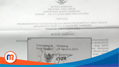 Surat Keputusan Bupati Sampang perihal pemecatan tiga anggota BPD Desa Tragih yang diduga menggunakan stempel scan