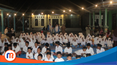 Ratusan santri memadati halaman Yaspi Nurul Huda pada acara peringatan HSN 2025