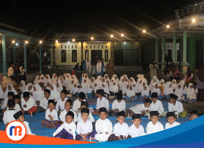 Ratusan santri memadati halaman Yaspi Nurul Huda pada acara peringatan HSN 2025