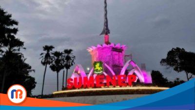 Monumen Tugu Keris yang menjadi simbol Kabupaten Sumenep, Madura Jawa Timur