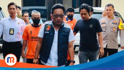 Kasatreskrim Polres Pamekasan, AKP Doni Setiawan (berkacamata), saat mengantarkan tersangka ke Kejari