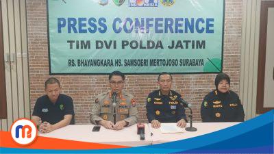 Tim DVI Polda Jatim saat menggelar Press Conference di RS Bhayangkara