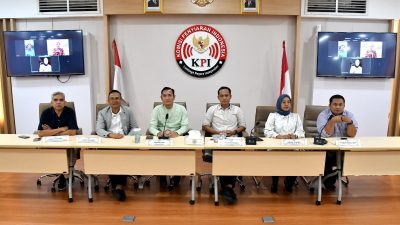 Jajaran KPI Pusat saat menggelar Rapat Pleno Penjatuhan Sanksi