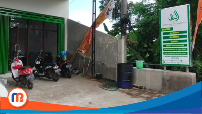 kantor PT AT-TAUBAH DUTA WISATA yangbberalamat di Jl. RayaBundan, Ketapang, Barat, Kec. Ketapang, Kab. Sampang