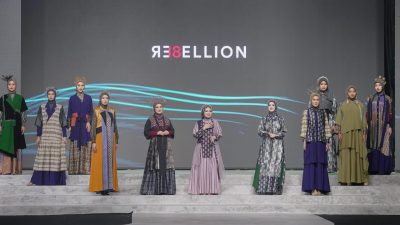 Koleksi Arinna Hijab Premium di panggung Surabaya Fashion Parade (SFP) 2025