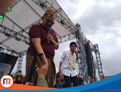 Disambut Ribuan Warga, Kepulangan Valen Akbar di Pamekasan Diwarnai Konser dan Donasi untuk Korban Bencana