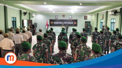 Komandan Kodim 0826/Pamekasan, Letkol Kav Agus Wibowo Hendratmoko, memimpin acara pelepasan pindah satuan personel perwira