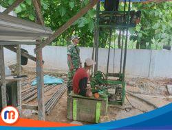 Babinsa Palengaan Dampingi Pengeboran Sumur Masjid Nurul Mutaqim