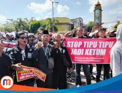 Tolak Parluh Versi Moerdjoko Hingga Tuding Aparat Lindungi Pihak Ilegal, Ratusan Warga PSHT Turun Jalan