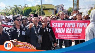 Tolak Parluh Versi Moerdjoko Hingga Tuding Aparat Lindungi Pihak Ilegal, Ratusan Warga PSHT Turun Jalan