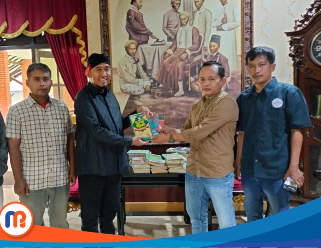 Foto bersama Bupati Sumenep, Achmad Fauzi Wongsojudo bersama DPC PWRI Sumenep