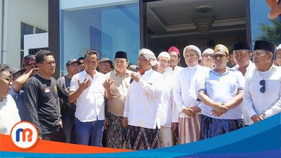 Ceo Bawang Mas Group H. Khairul Anam(H. Her) bersama Ulama dan petani tembakau madura