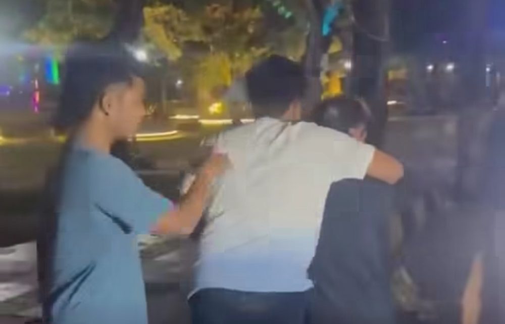 Satreskrim Polres Sampang saat menangkap pelaku rudapaksa saat membeli makanan di area makanan